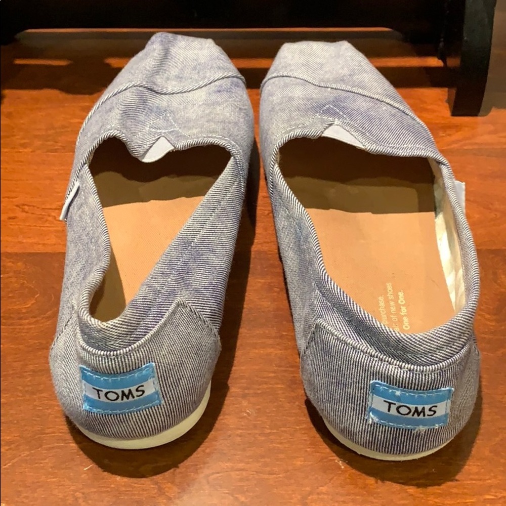 Shoes - Picture 3 of 6